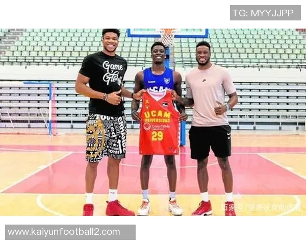 字母弟弟亚历克斯告别希腊球队返回美国争取发展联盟新机会